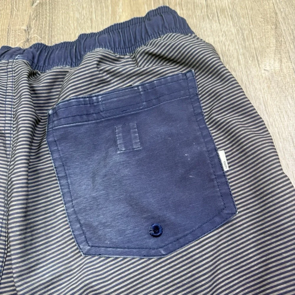 Vuori Kore Shorts Striped Lined Gym Athletic Men Size Small Blue Gray Drawstring